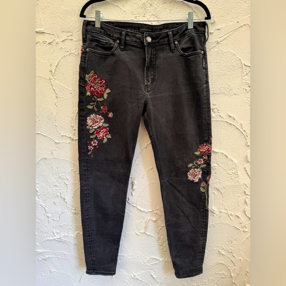 Silver Jeans Denim - Silver Jeans Black Ankle Jeans with Red Rose Embroidery